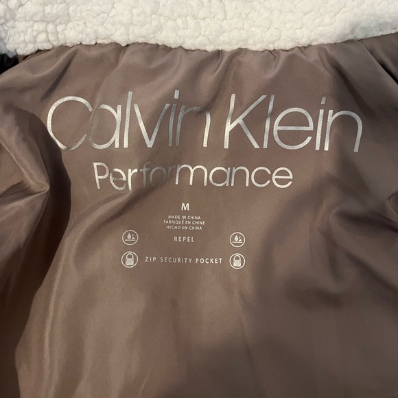 Calvin Klein Taupe and White Puffer Vest women’s size M - Picture 3 of 4